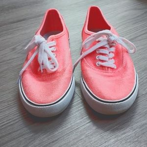 Mossimo sz8 pink shoes with black around & white base